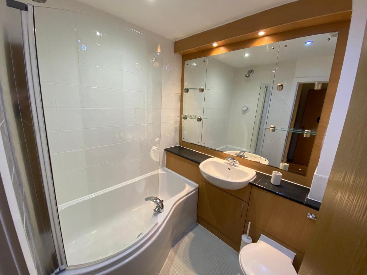 Large 5-Bed City Centre Townhouse With Secure Parking Manchester Buitenkant foto