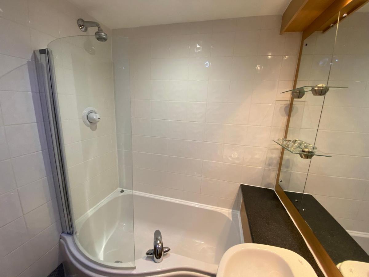 Large 5-Bed City Centre Townhouse With Secure Parking Manchester Buitenkant foto