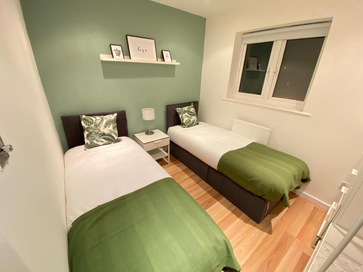 Large 5-Bed City Centre Townhouse With Secure Parking Manchester Buitenkant foto